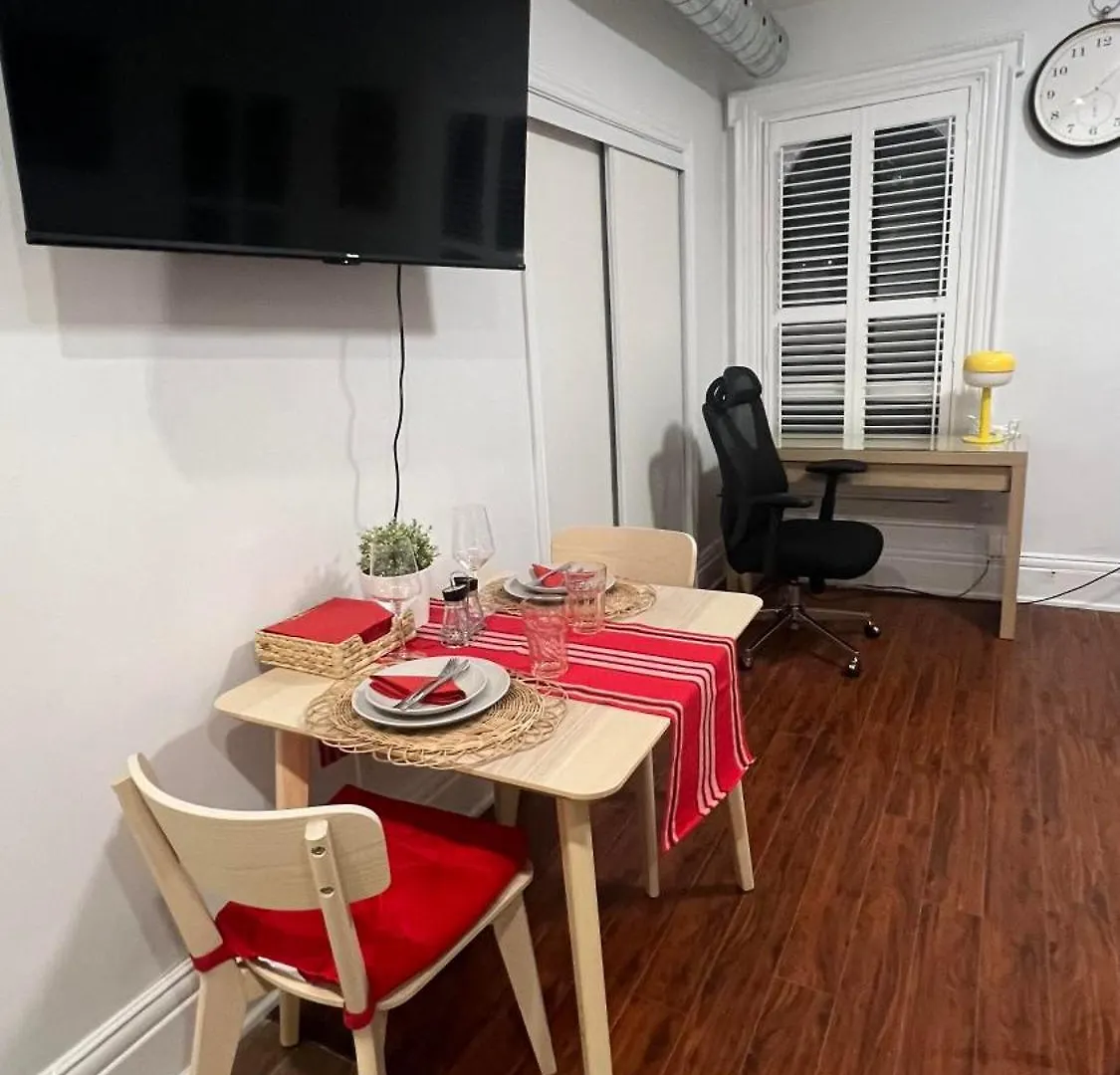 Cozy Room With Private Kitchen, Private Bathroom Toronto
