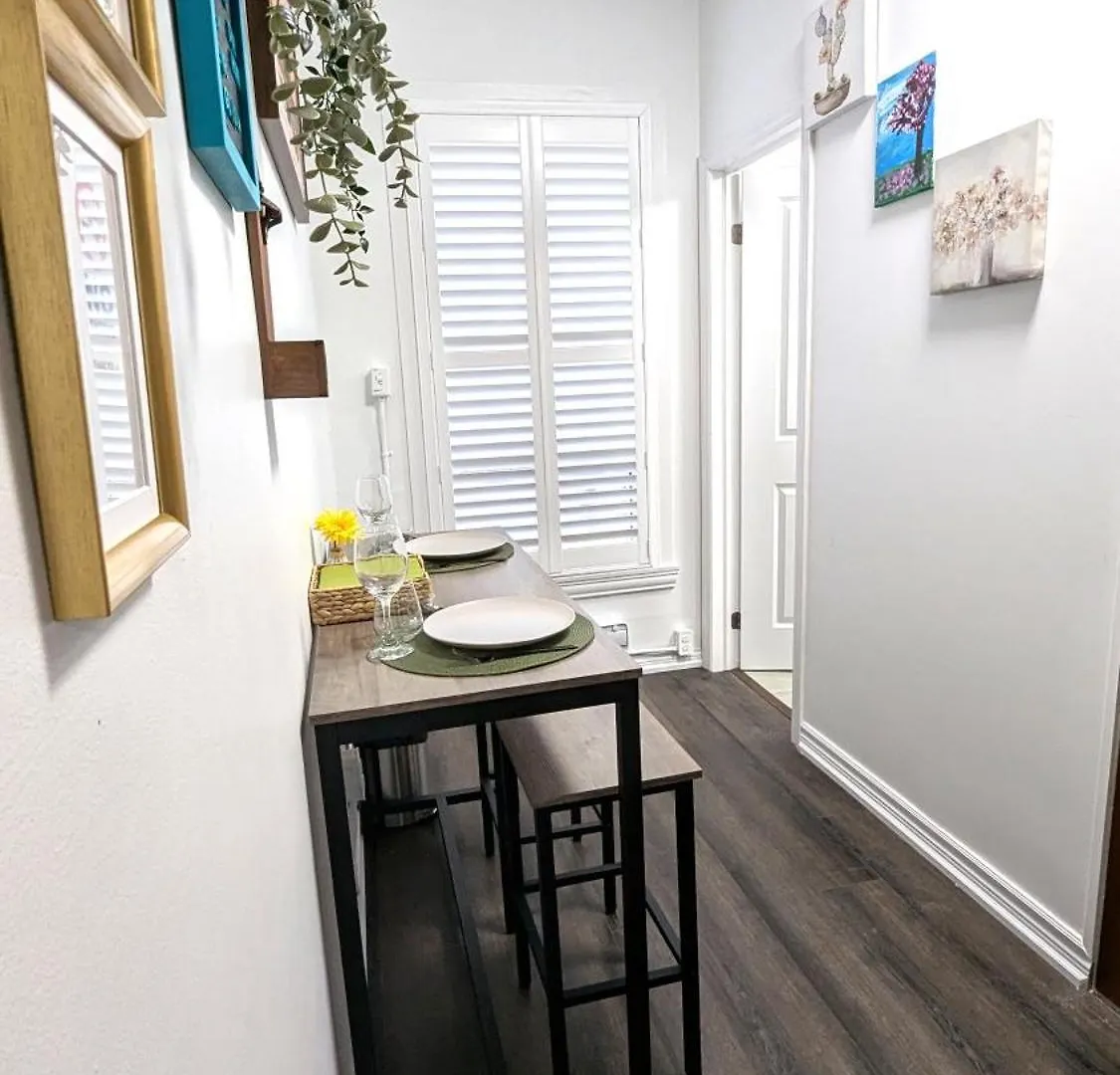 Cozy Room With Private Kitchen, Private Bathroom Toronto 0*,  Canada